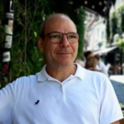 portrait yiannis girod